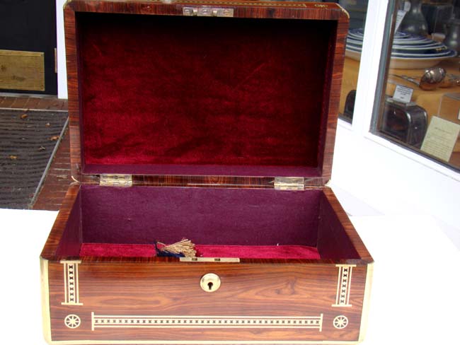 A lovely brass inlaid Antique Regency period Kingwood Dressing box circa 1820 — image 3